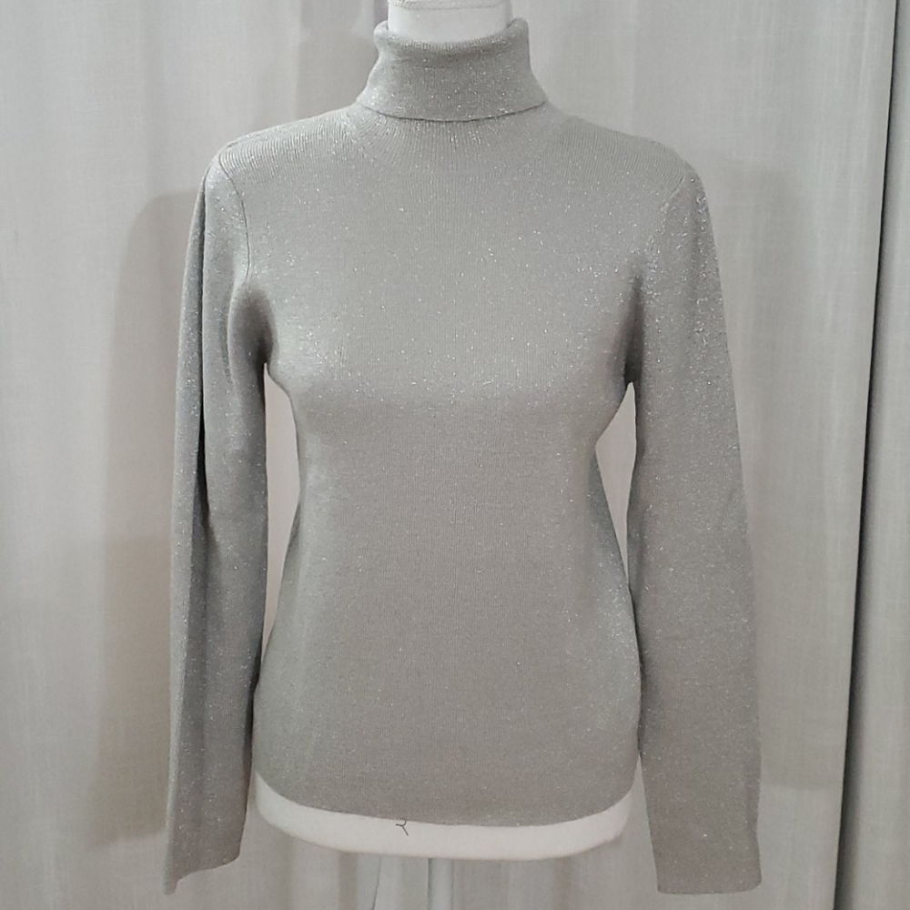 Old navy turtleneck sweater size small